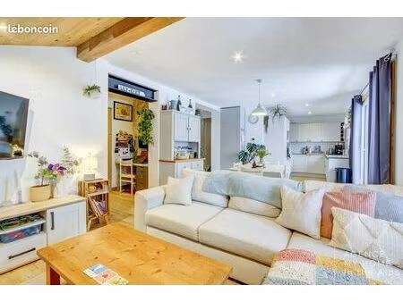 appartement 3 pièces 64 m²