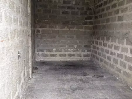 vente garage et parking aux sables-d'olonne (85100) : à vendre / les sables-d'olonne