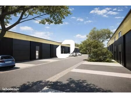 local d'activité 131 m²