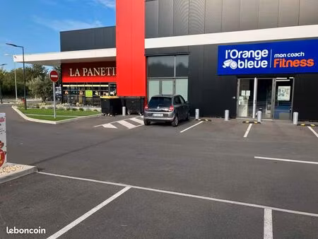 à louer – locaux professionnels neufs – emplacement stratégique à saint-jean-d’illac (3312