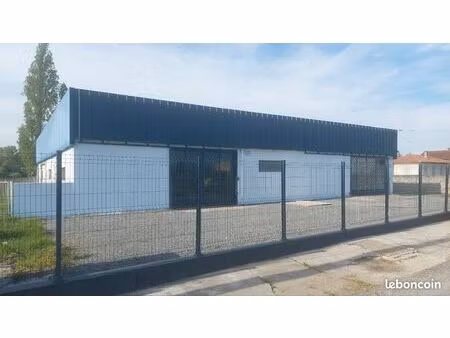 location local commercial garage