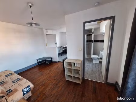 studio meublé à 300m de l'hyper centre (460 eur  chauffage compris)