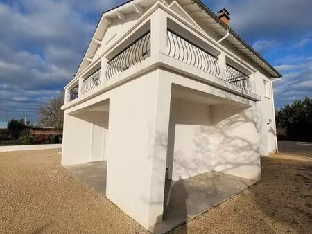 maison avec local professionnel ou garage bressols