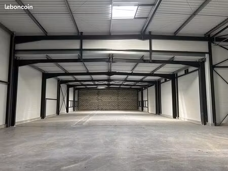 local d'activité 1 010 m²
