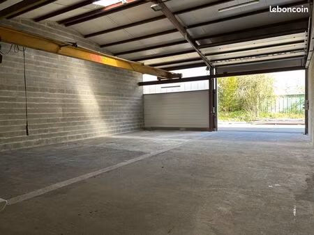 à louer local 200 m2