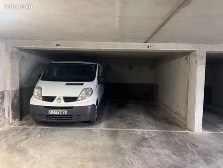 double parking sous-sol sécurisé - ville la grand  10 mn à pied gare d’annemasse / ceva le