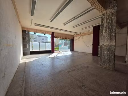 local commercial 61 m² saint-germain-en-laye