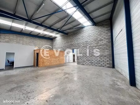 local d'activité 310 m²