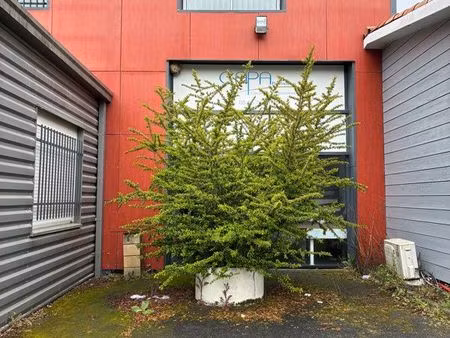 local commercial à louer – villenave d’ornon (sortie 17)