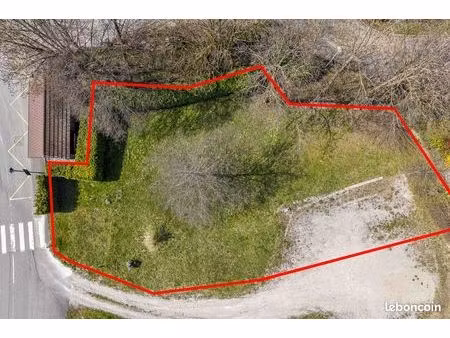 terrain 680 m² sillingy