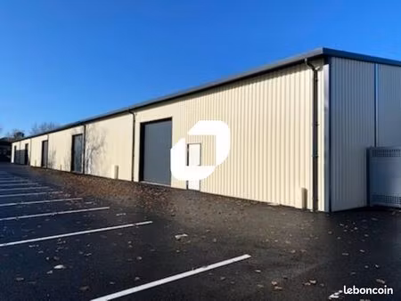 local d'activité 444 m²