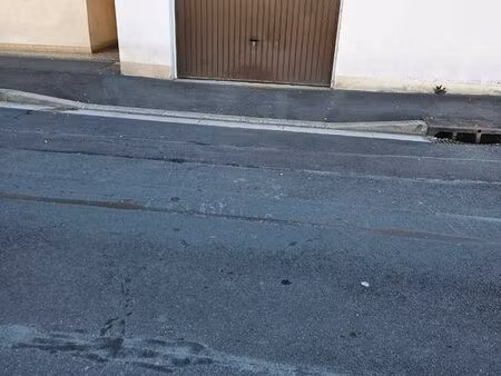 garage + stockage + cave enterrée