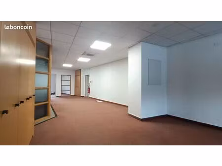 local commercial  pressing 135 m² neuville-de-poitou