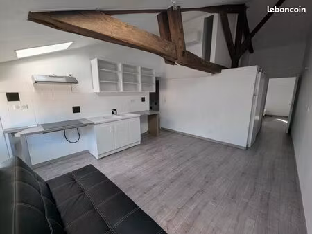 appartement 2 pièces 50 m² environ  entièrement rénové 460 3eme étage