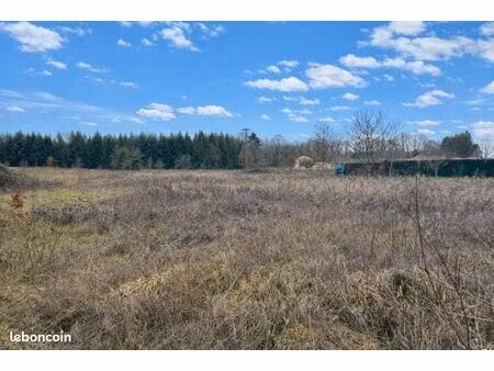 terrain 3 023 m² peyrilhac