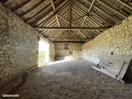 parking/box 100 m² availles-en-châtellerault