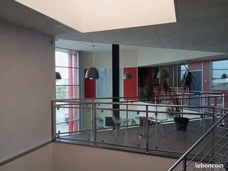 local commercial 1200 m² limoges