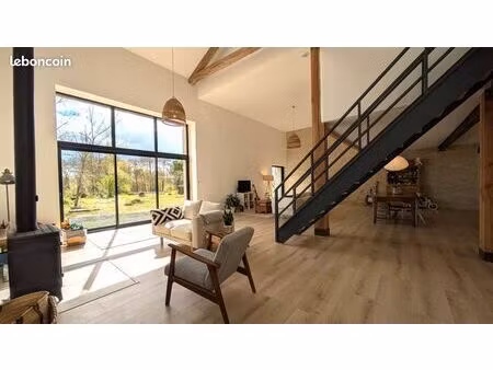 propriété 5 pièces 277 m²