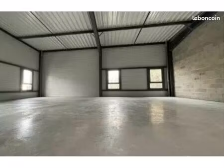 locaux commerciaux à vendre à bonneville / stockage  artisanat  commerce