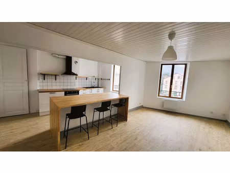location appartement 4 pièces 65 m² à thiers (63300)  590 €