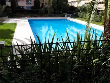 location meublée appartement 2 pièces 55 m² à vallauris (06220)  1 500 €