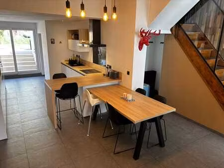 maison entièrement rénovée 3 chambres avec 2 salles de bains