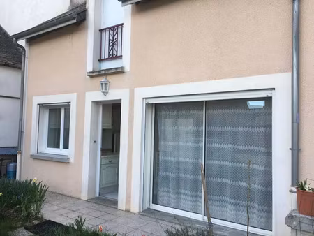 location maison 4 pièces 115 m² à sceaux-du-gâtinais (45490)  910 €