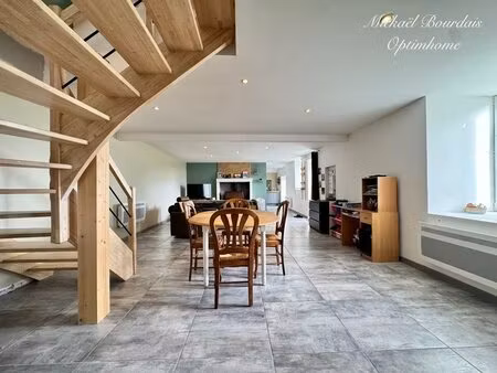 ? à vendre en exclusivité – longère en partie rénovée avec dépendances sur 2000 m² de...