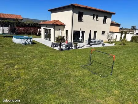 maison t5 récente (2021) 152m2 - 4 chambres - 1273 m2 terrain - au calme