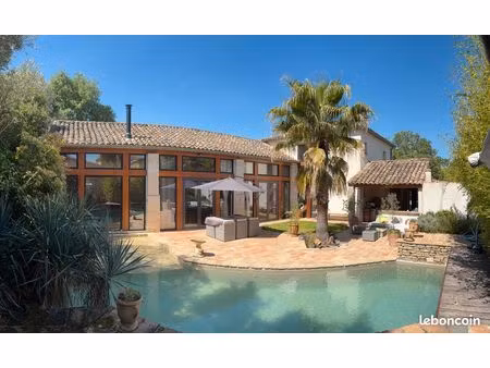 magnifique maison de 230 m2 au cœur du village