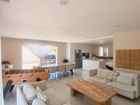 villa 5 pièces 140 m2