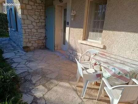 t2 rez de jardin refait à neuf