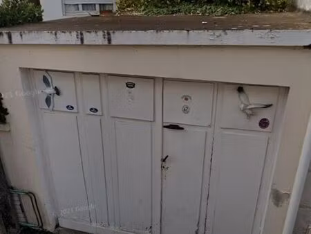 garage fermé centre ville royan proche eglise et foncillon