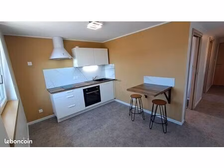 t2 neuf 700 charges comprises