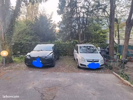 deux place de parking à louer