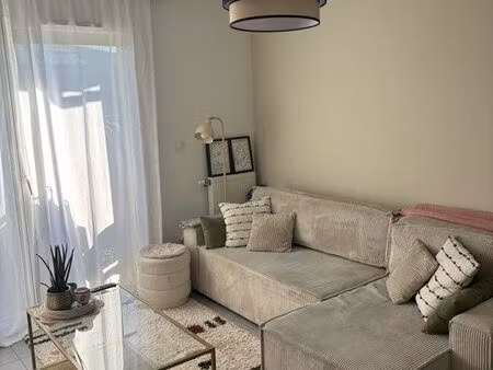 à louer - appartement meublé 42m2 - 900 cc - disponible à partir du 02/05/2026