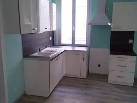 beau f3 refait à neuf