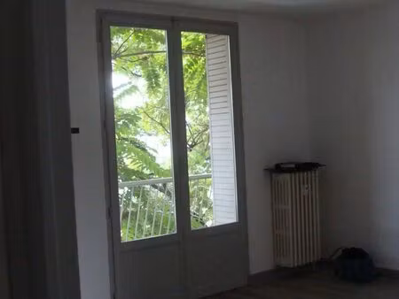 loue f2 + garage centre ville valence