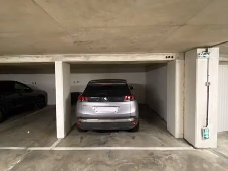 grand parking guy moquet lamarck