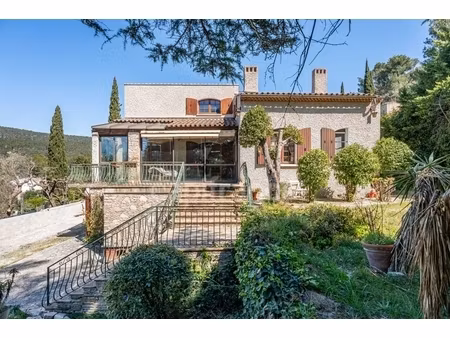 maison à vendre 167 pièces ceyreste (13) terrain 1000 m2  piscinable  garage