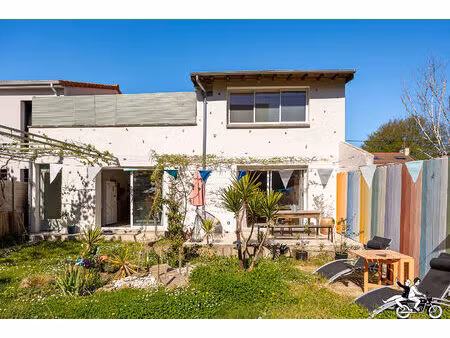 avenue privée au calme - à deux pas de l'hippodrome - maison rénovée de caractère - avec j