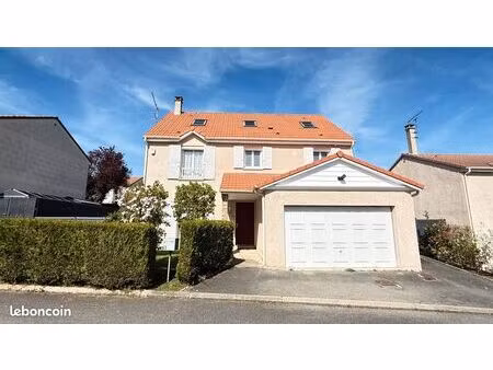 maison contemporaine 167 m² de 6 chambres - quartier des essarts