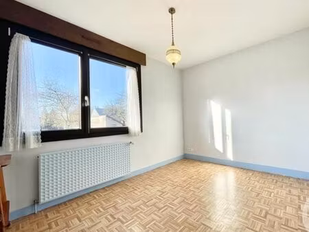 a saisir 2000 euros le m2 : appartement d'une superficie de 86 m2 habitable loi carrez typ