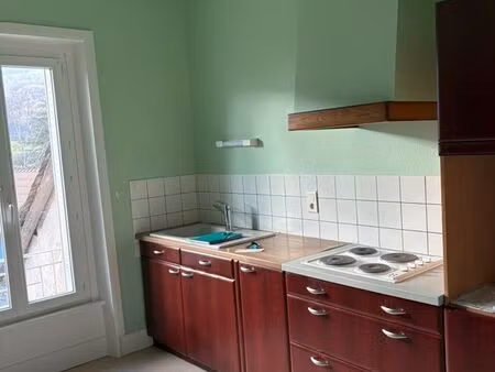 appartement t3 centre bourg a louer