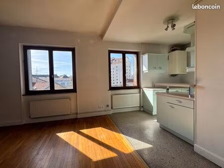 t3 lumineux 57 m² – 2 ch – ensa à pied