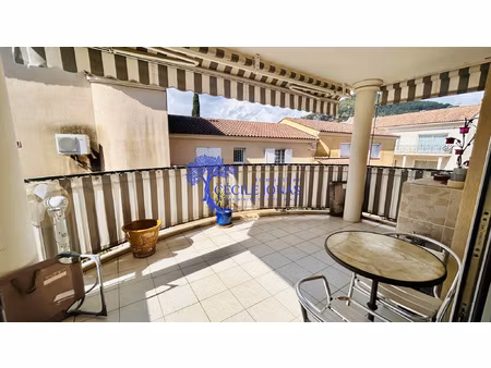 appt 85 m2 + terrasse 13 m2 + garage motorisé centre-ville