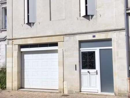 très belle maison/appartement; 3/4 pièces; garage attenant