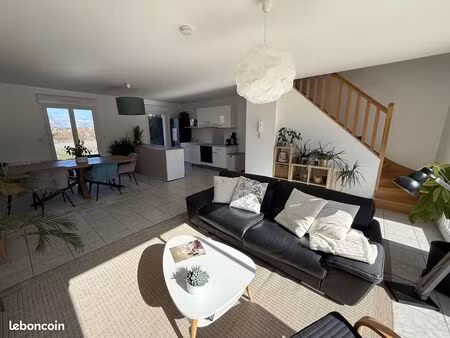 beau triplex 3 chambre avec garage double et cave centre mions