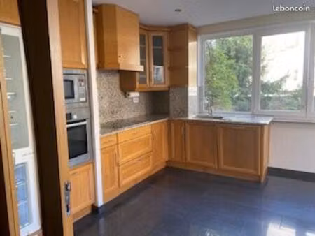 loue beau et lumineux 4 pieces