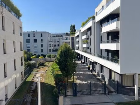 caen location 11 promenade du fort